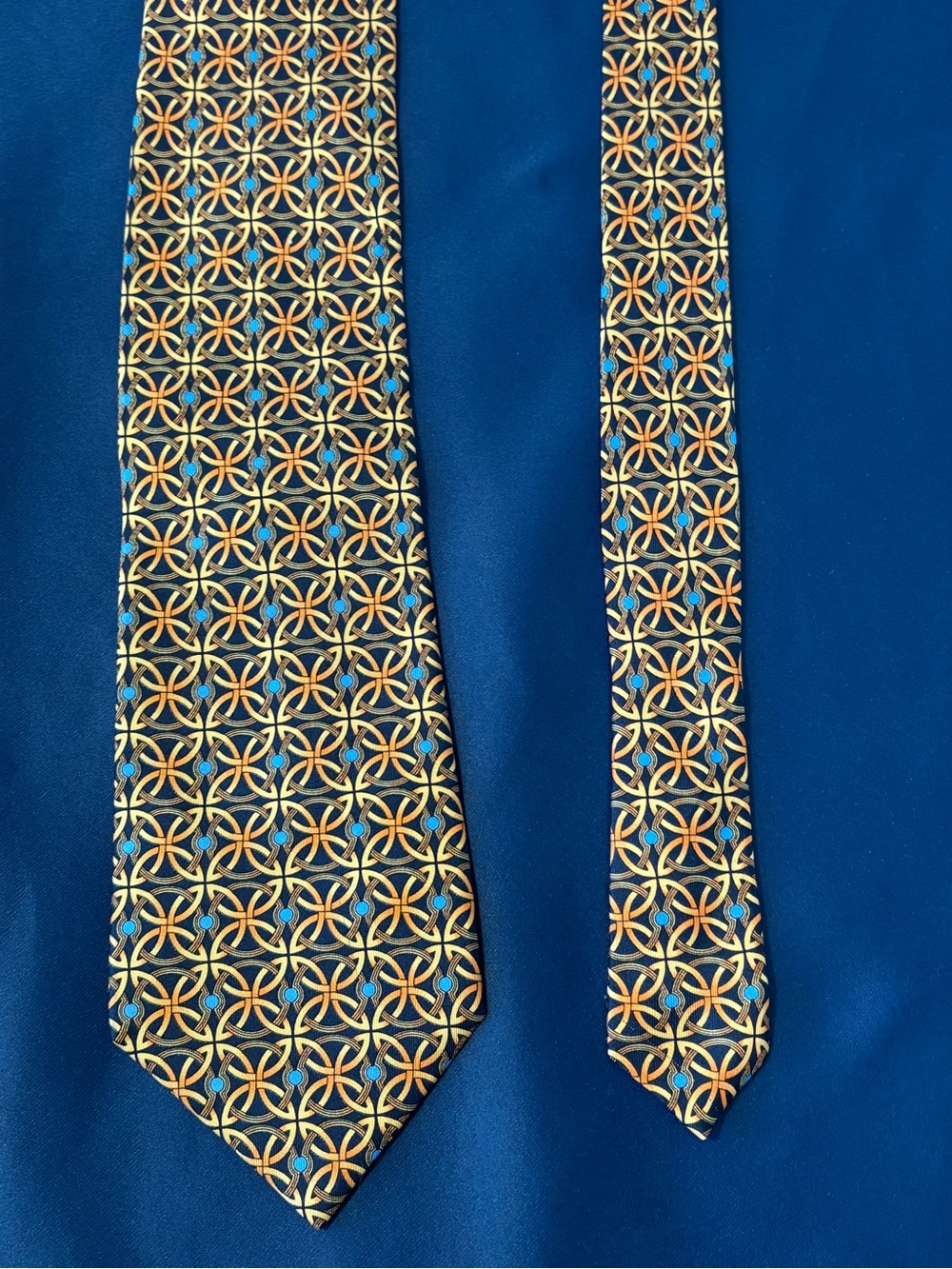 COLLECTION XXI by Richel Blue and Gold Patterned Silk Tie